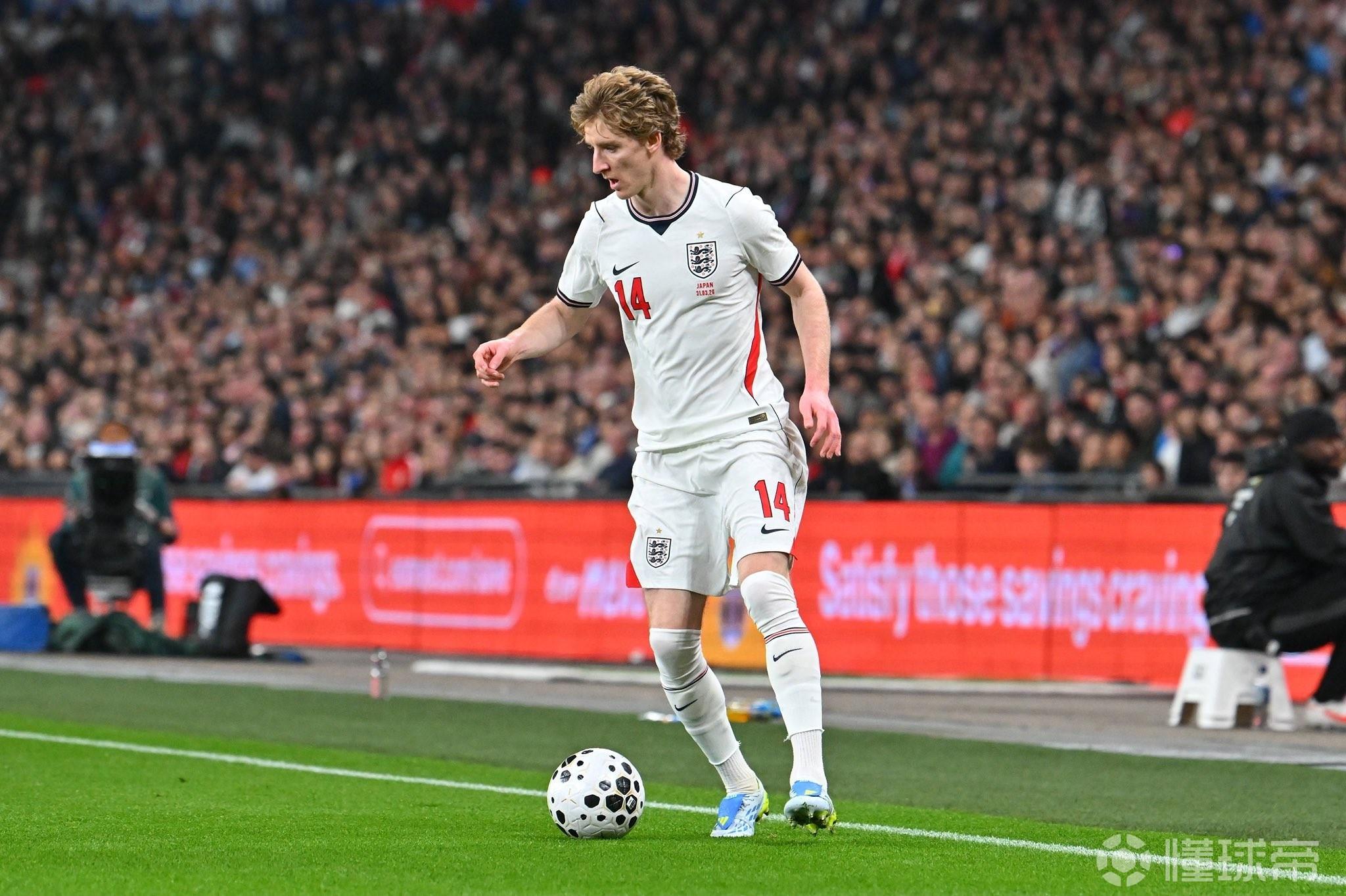 德天空：孔帕尼已批准引进戈登的交易，双方目前仍在持续沟通中