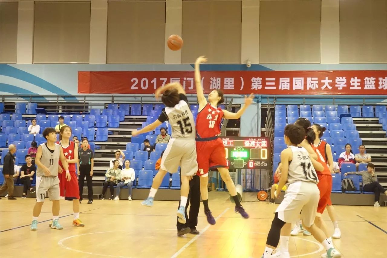 库里4K直播_库里和魔术师到底谁是最强控卫？美媒对比13项数据，结果出来了